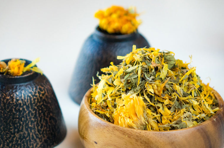 SIMPLY IRRESISTIBLE: relaxing mint tea + skin clearing marigold flowers